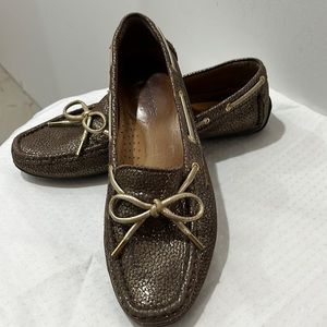 Extremely comfortable romports loafers.  SZ 37